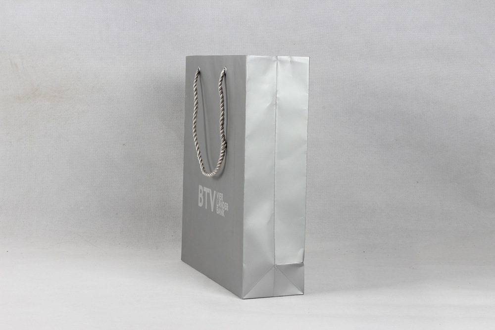 BTV高檔商務(wù)型銅版紙袋定制 BTV高檔商務(wù)型銅版紙袋定制