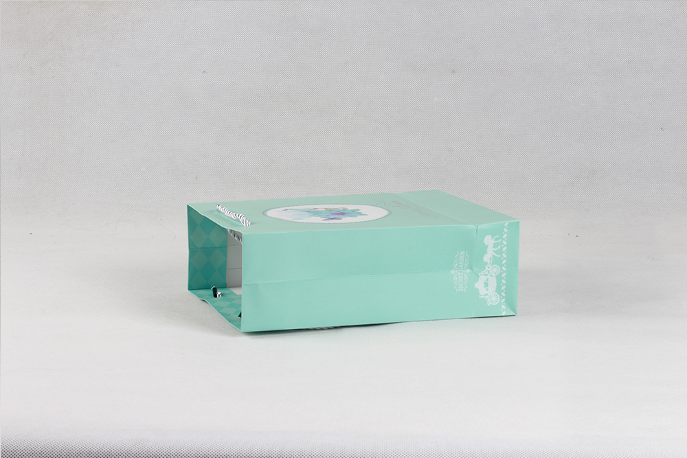 gerden中號精美禮品白卡紙袋定制 gerden中號精美禮品白卡紙袋定制