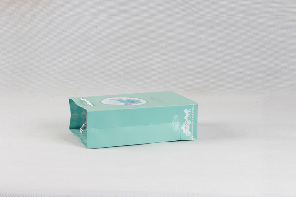 gerden小號精美化妝品白卡紙袋定制 gerden小號精美化妝品白卡紙袋定制