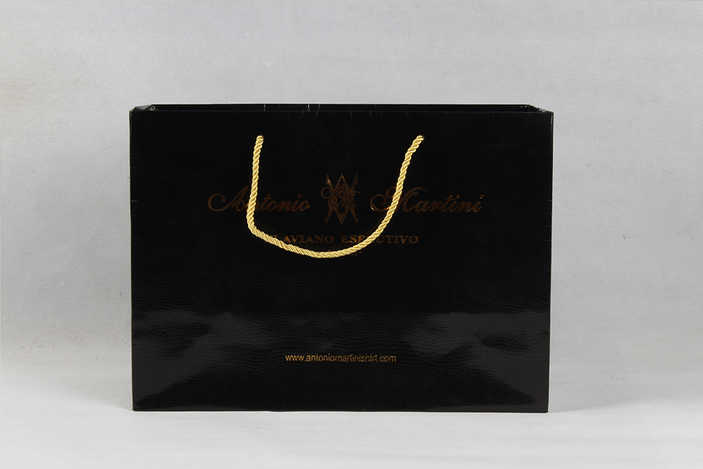 黑色燙金高檔禮品白卡紙袋定制 黑色燙金高檔禮品白卡紙袋定制