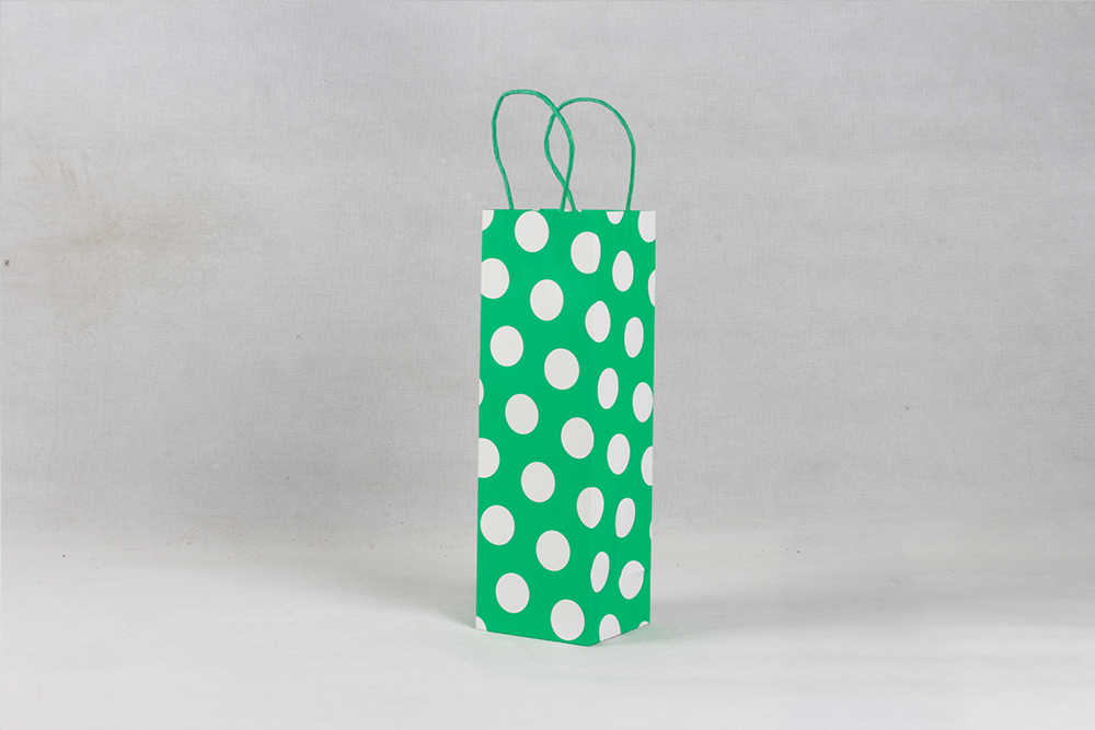 綠色圓點(diǎn)時(shí)尚禮品牛皮紙袋定制 綠色圓點(diǎn)時(shí)尚禮品牛皮紙袋定制