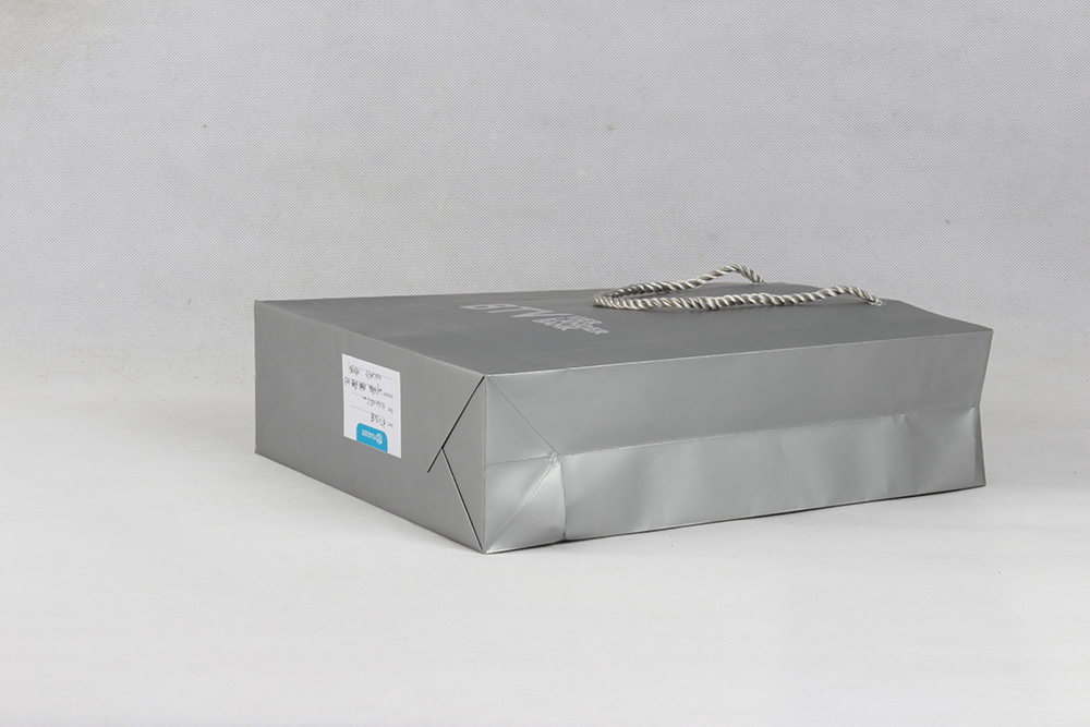 高檔商務(wù)型銅版紙袋 BTV 高檔商務(wù)型銅版紙袋 BTV